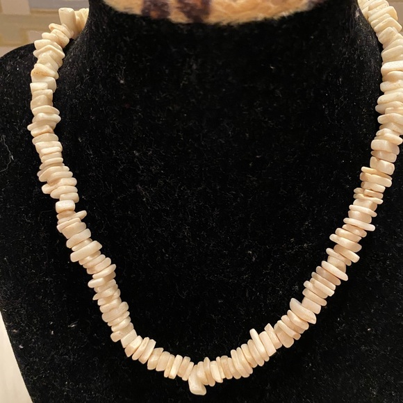 Classic Puka Shell Necklace 🐚 - Picture 3 of 6